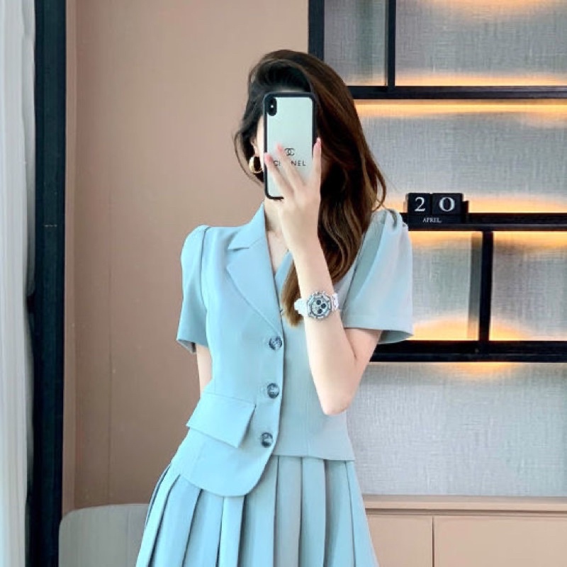 SET CHÂN VÁY XOÈ+ÁO VEST CỘC TAY
