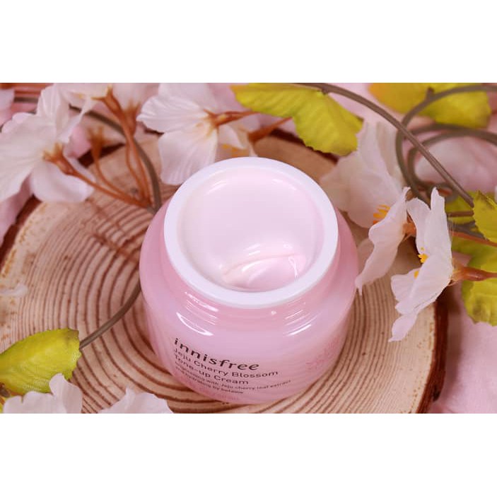 Kem Dưỡng Sáng Nâng Tone Da Từ Hoa Anh Đào Innisfree Jeju Cherry Blossom Tone Up Cream 50ml