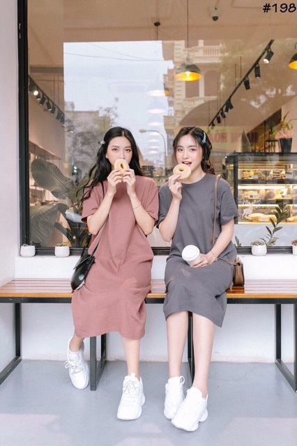 Đầm suông đơn giản