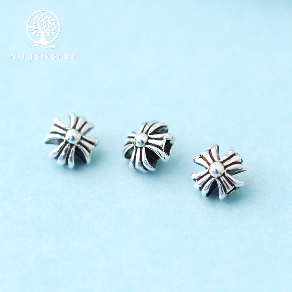 Charm bạc chữ thập xỏ ngang - Charm thánh giá xỏ ngang nhỏ NQ Jewelry