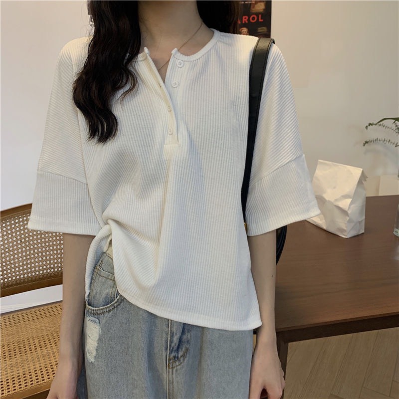 [Mã 11FASHIONSALE1 giảm 10K đơn 50K] Áo thun phông nữ tay lỡ form rộng cổ tròn đính cúc có ảnh thật | BigBuy360 - bigbuy360.vn