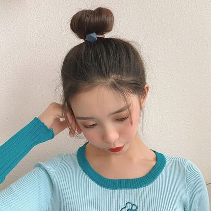 Thun cột tóc hình vuông đơn giản thời trang