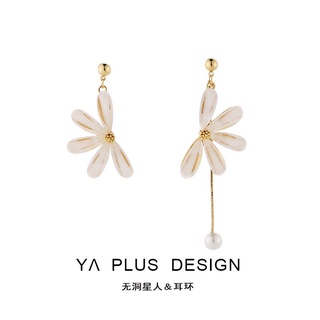Khuyên Tai Dáng Dài Hình Cánh Hoa Không Đối Xứng Dễ Phối Đồ Cho Nữ