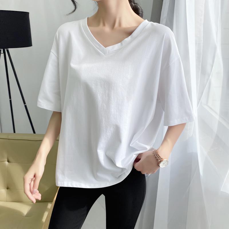Áo phông trắng của phụ nữ ngắn tay rời cổ chữ V 2021 thời trang mới tinh khiết người yêu mùa hè bông