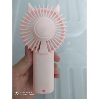 Quạt mini cầm tay sử dụng pin AA