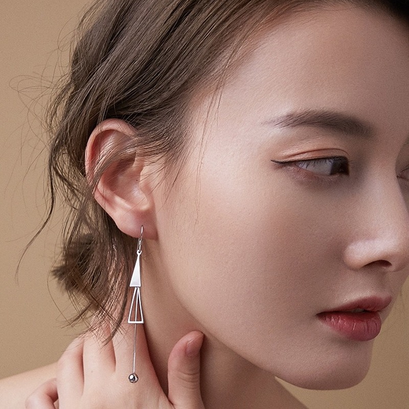 Bông Tai Dáng Dài Màu Bạc Thiết Kế Đơn Giản Phong Cách Hàn Quốc