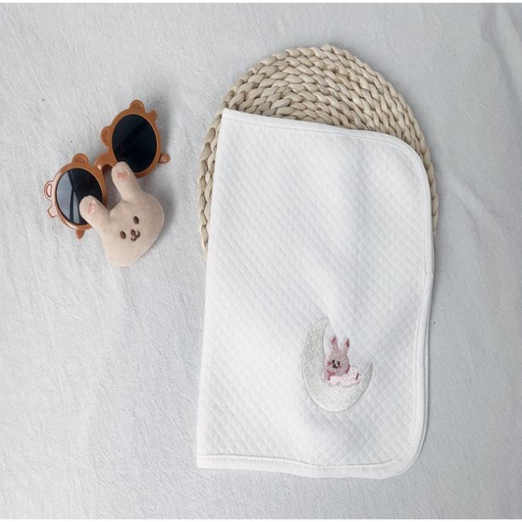 Thảm lót chống thấm và gối cotton thoáng khí chống thấm thêu hình mặt trăng phong cách Hàn Quốc cho bé sơ sinh