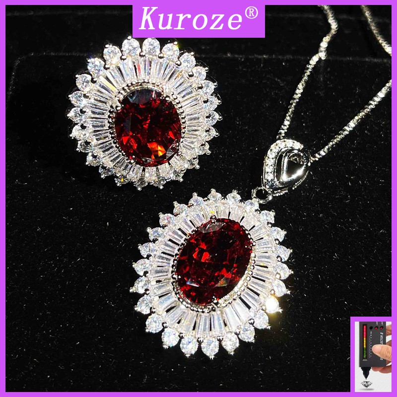 Vòng cổ Mặt Nhẫn Đính Đá Ruby Sang Trọng