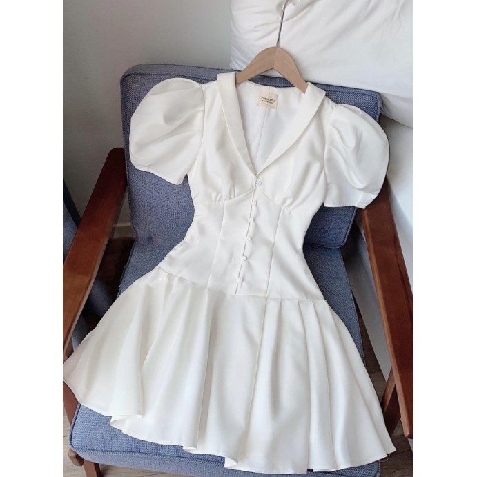 [Mã FAMARAL1 giảm 10K đơn 50K] Đầm dự tiệc dáng xòe phối nút sang trọng Crist Dress | BigBuy360 - bigbuy360.vn