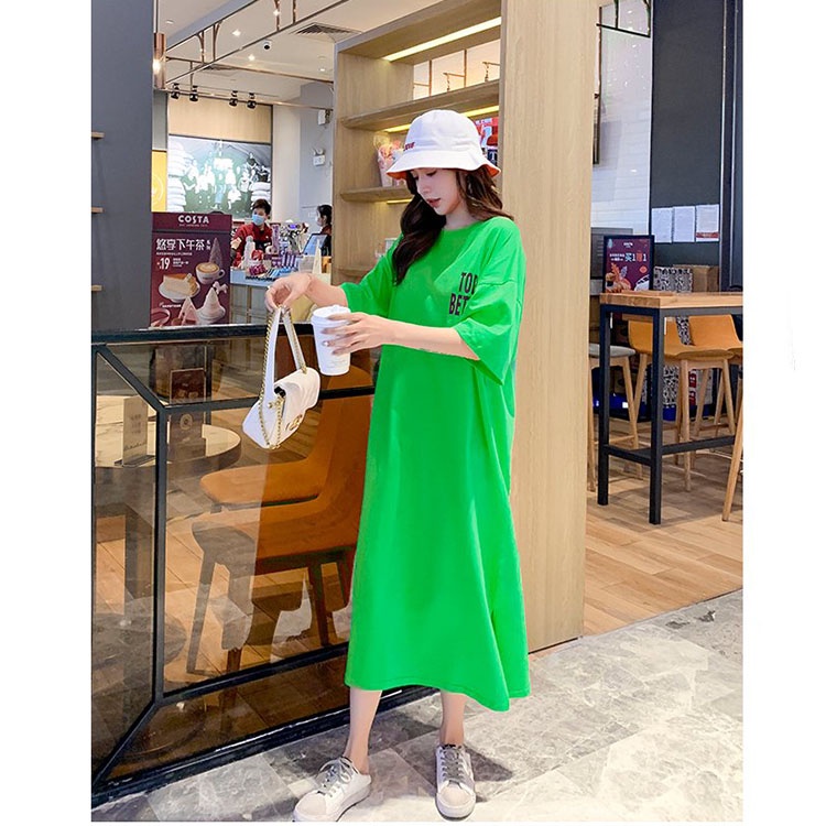 Đầm thun suông xẻ tà váy cổ tròn dáng dài họa tiết chữ today