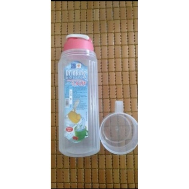 Bình đựng nước PP 1400ml kèm ly.