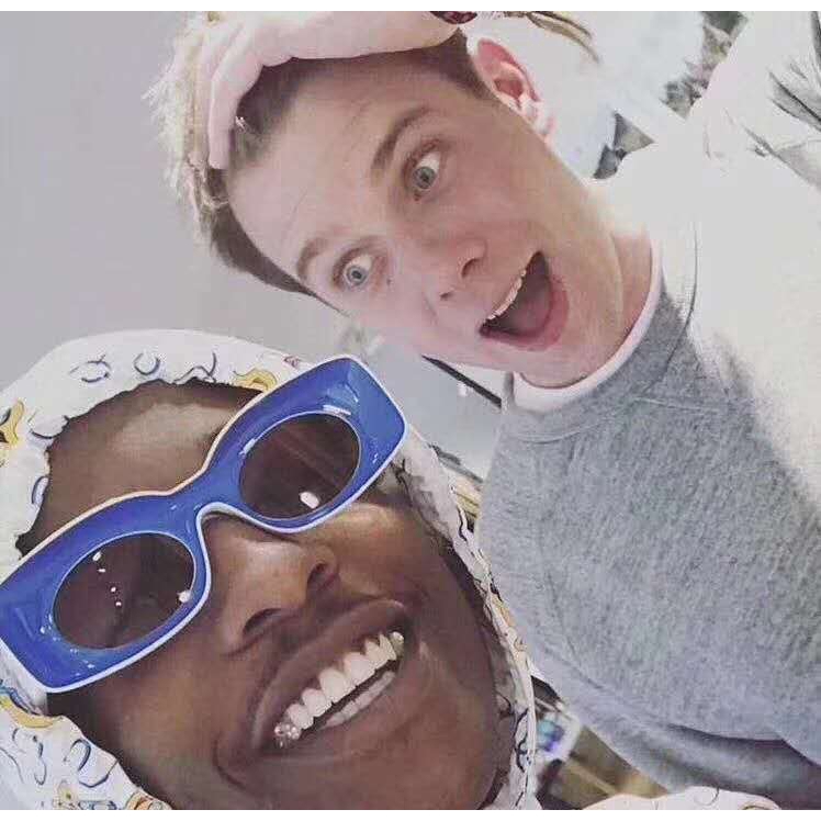 Kính mát gọng vuông thời trang cho nam nữ