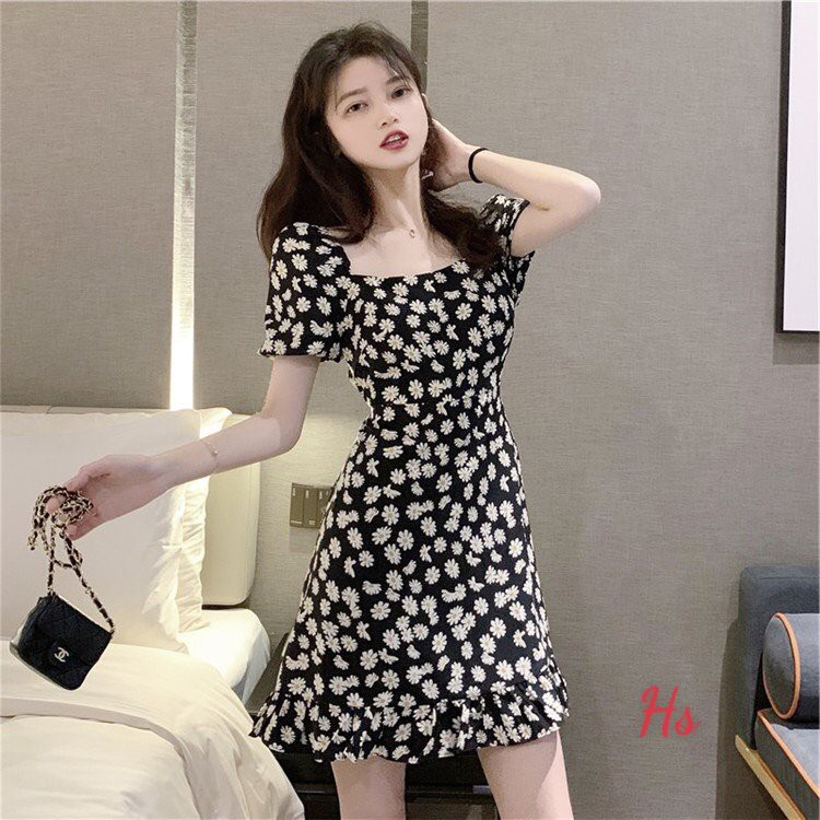 💛 Váy đen cổ vuông hoa cúc tay phồng chất liệu thô_Hot Trend