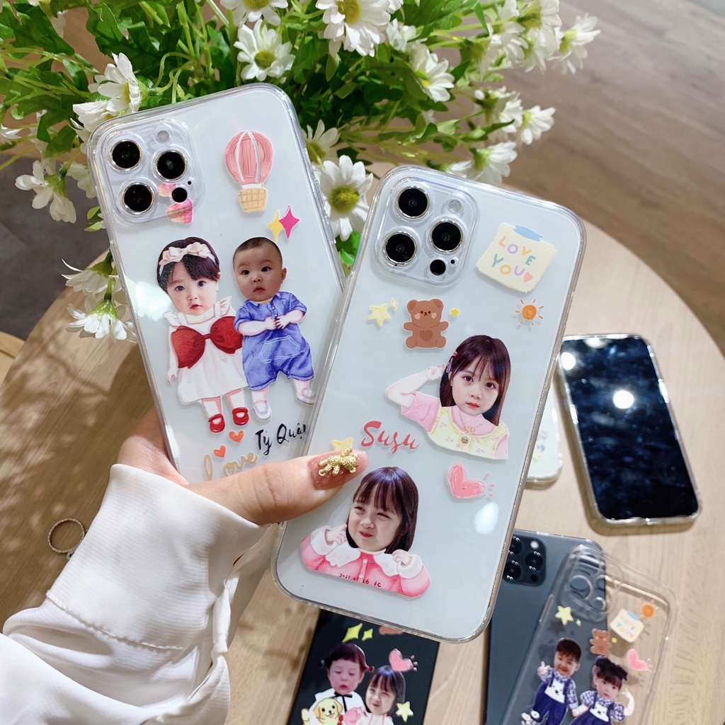 Ốp lưng in hình chibi dành cho hai bé theo yêu cầu.