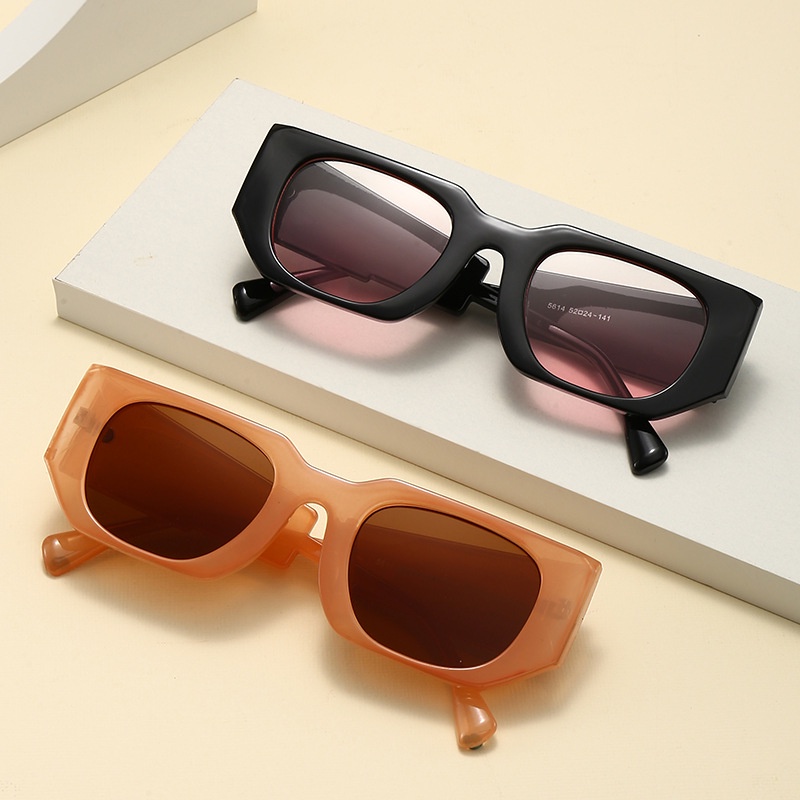 Kính Mát Tròng Vuông Nhỏ Màu Đen Chống Tia UV400 Thời Trang Cho Nam Và Nữ