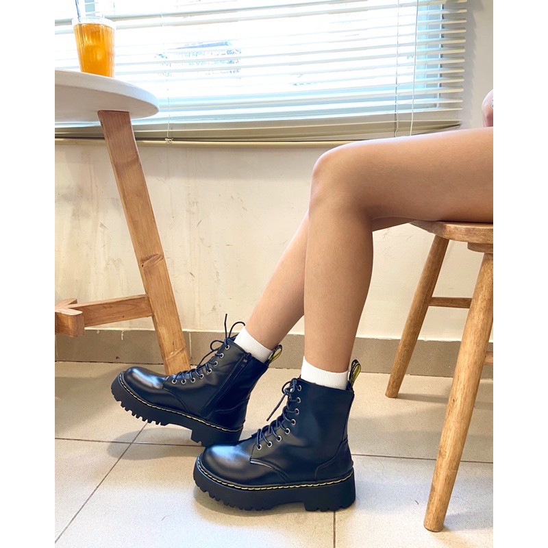 Giày bốt đen Martin đế dày