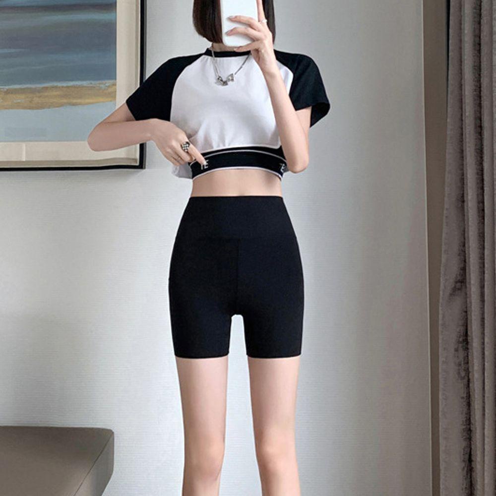 Quần Short Lụa Mát Không Đường May In Chữ Nâng Mông An Toàn Tập Yoga Cho Nữ