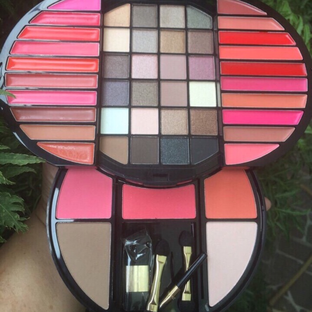 BỘ MAKE UP KIT SIVANNA HF 627