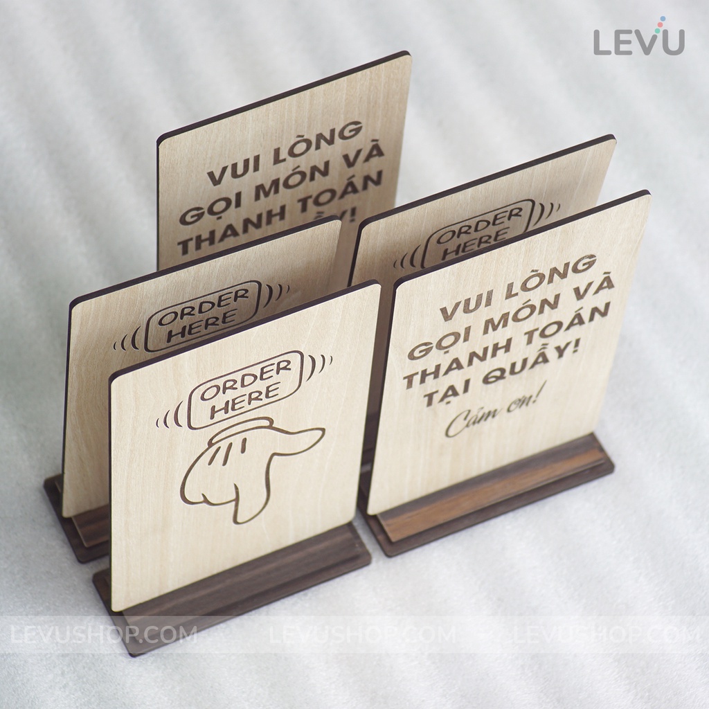Bảng gỗ để bàn Order here 2 mặt vui lòng gọi món tại quầy khắc laser có chân đế LEVU-BG20