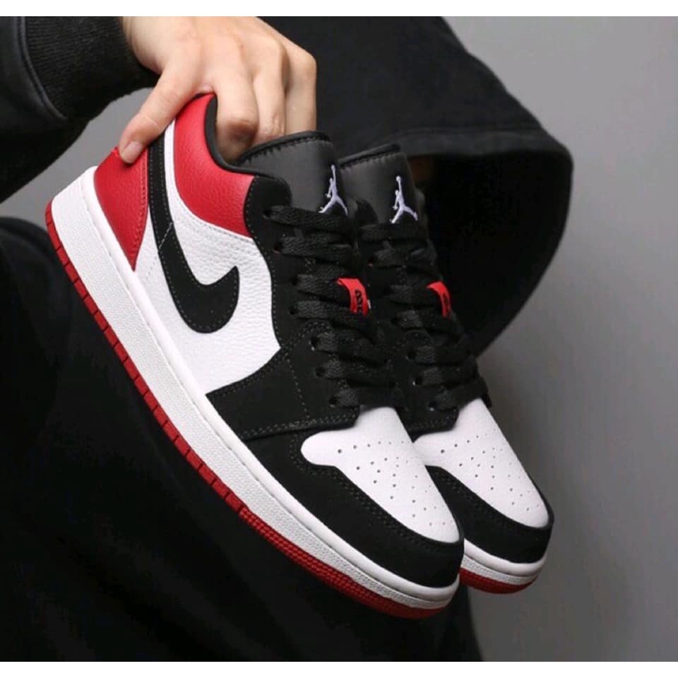 Giày 𝐉𝐨𝐫𝐝𝐚𝐧 Nam Nữ Màu Đỏ Đen Cổ Thấp - Giày Thể Thao Nam Nữ Sneaker 𝐉𝐨𝐫𝐝𝐚𝐧 Đen Đỏ Thấp Cổ Full Bill Box