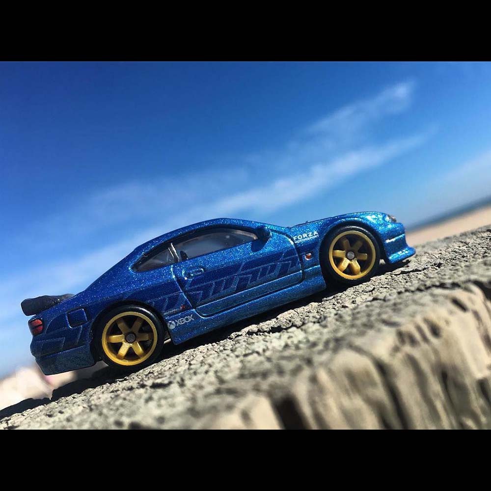 Xe mô hình Hot Wheels Nissan Silvia S15 Forza Motorsport Retro Entertainment