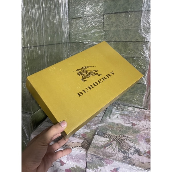 Hộp Giày bubery Box ĐựngGiày Kích Thước 31x19x11 Cm