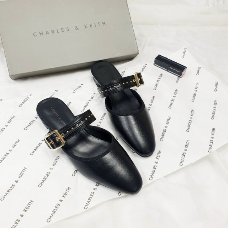.Giày lười sục CHARLES & KEITH mũi tròn quai gài FULLBOX