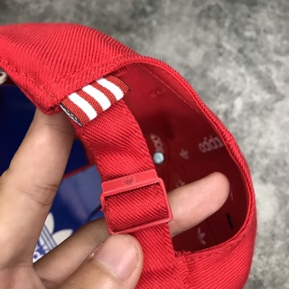 Nón kết trefoil cap