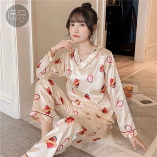 Bộ đồ ngủ tay dài vải lụa lạnh in hình dâu tây dễ thương cho nữ