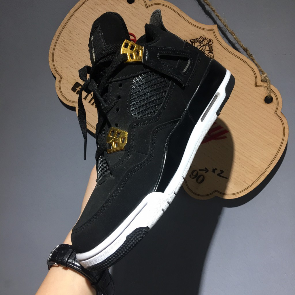 Giá rẻ- Jodan 4 đen vàng