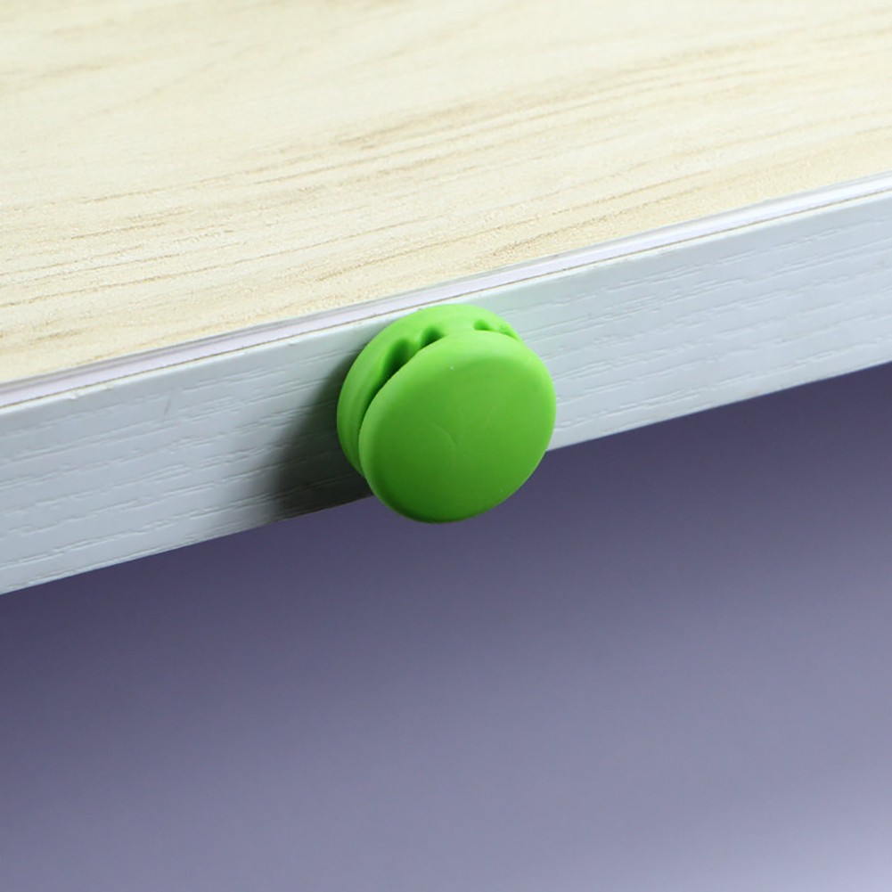 Dụng cụ giữ cố định dây cáp sạc USB