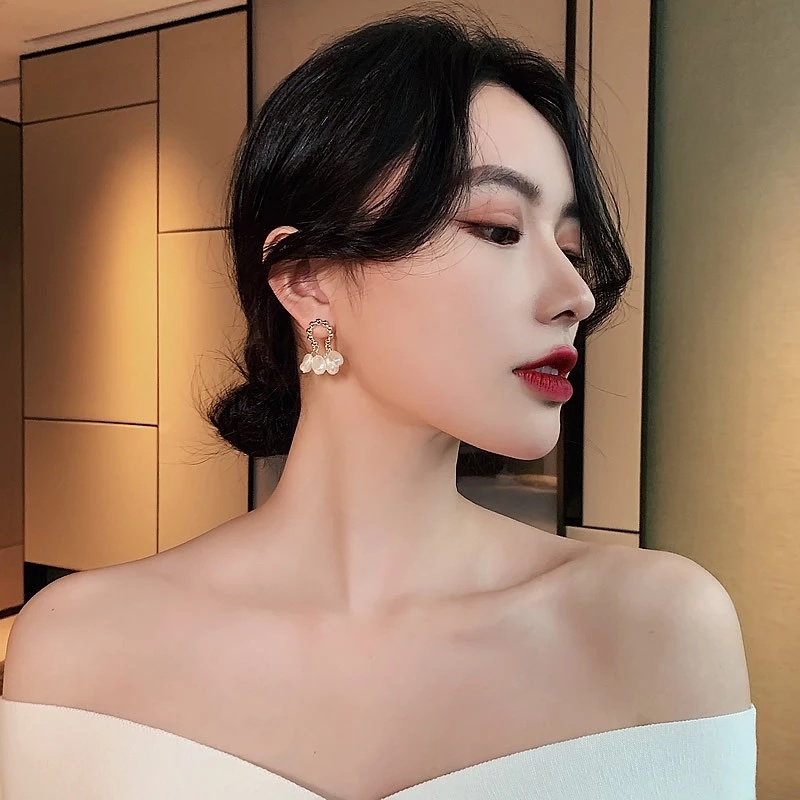 1 Đôi Bông Tai Dáng Dài Đính Ngọc Trai Nhân Tạo Thời Trang