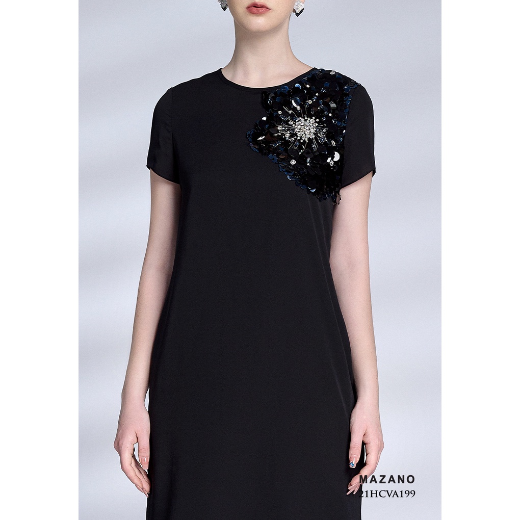 Váy xanh đính hoa kim sa lệch vai MAZANO MS 21HCVA199DE chất liệu vải Hàn thích hợp mặc đi làm, đi chơi