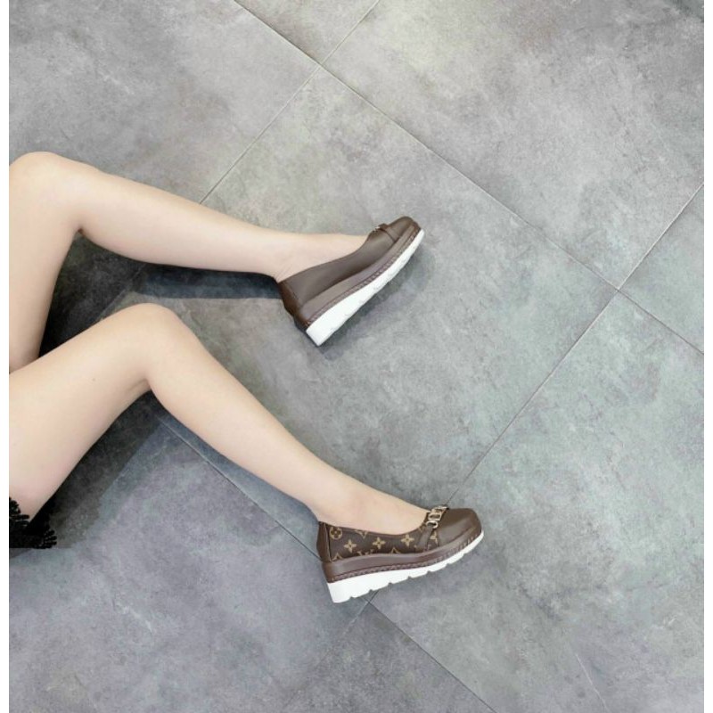 Còn 37.slipon xuồng siêu hot mềm mịn siêu êm. fullbox