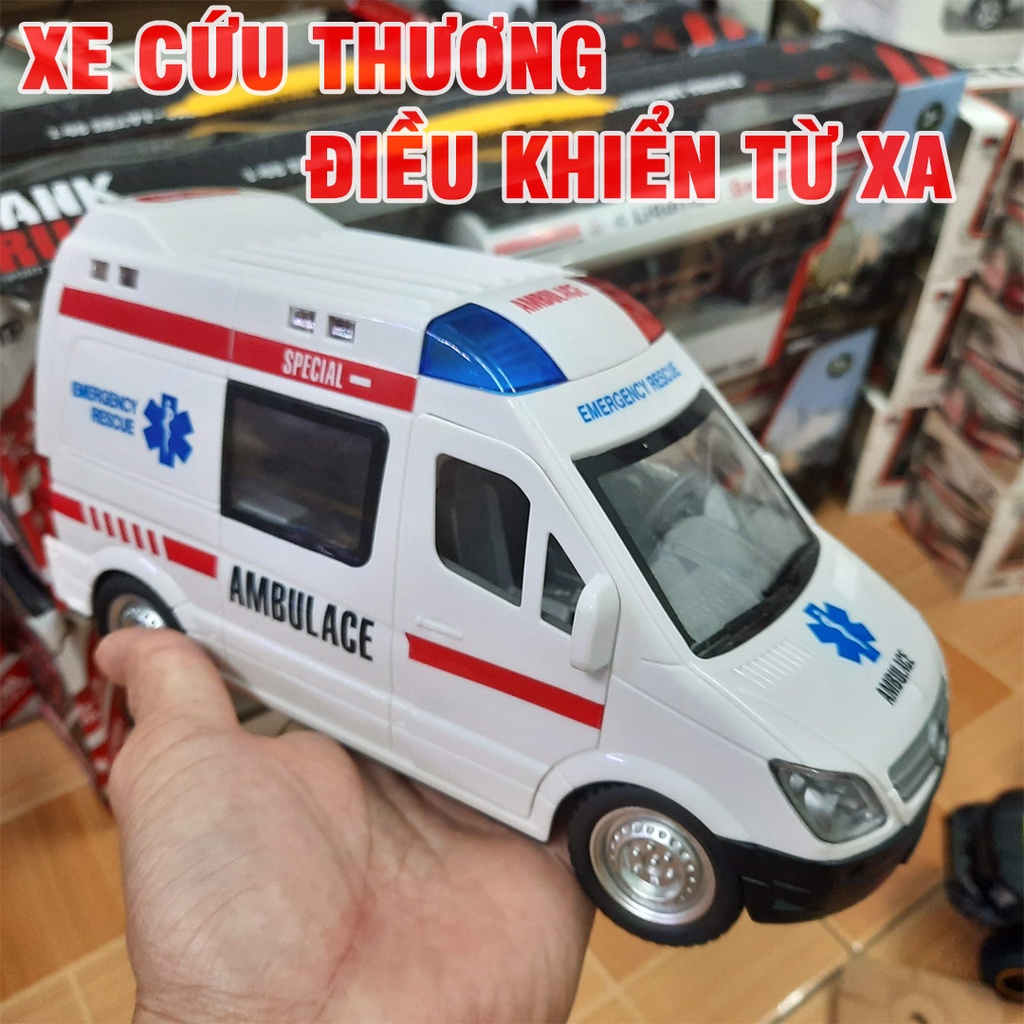 Ô tô cứu thương điều khiển từ xa đồ chơi trẻ em xe có âm thanh và đèn mở được cửa xe