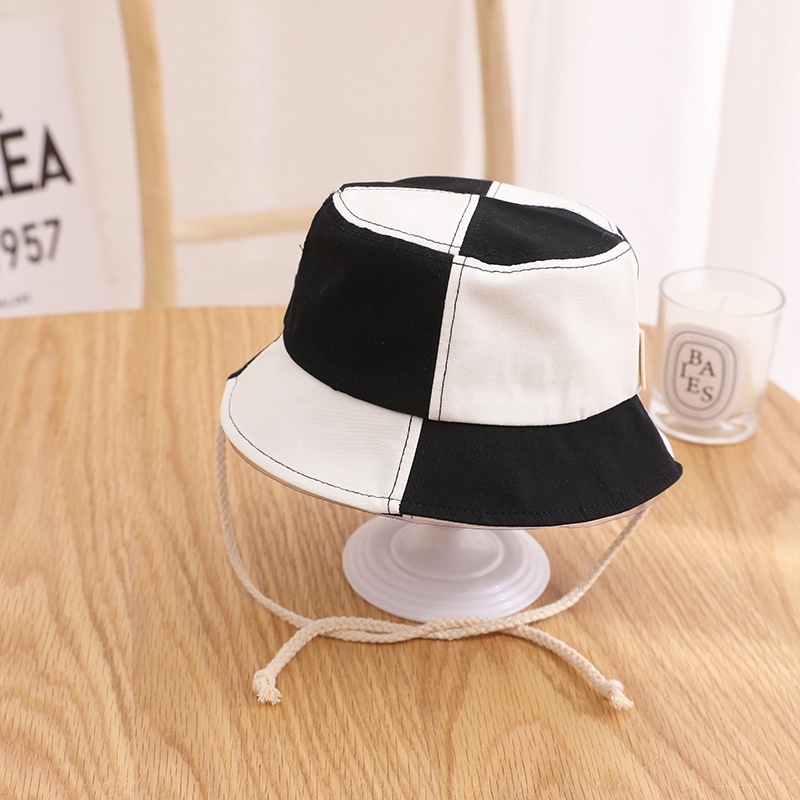 Nón vành tròn caro trắng đen cho bé trai bé gái