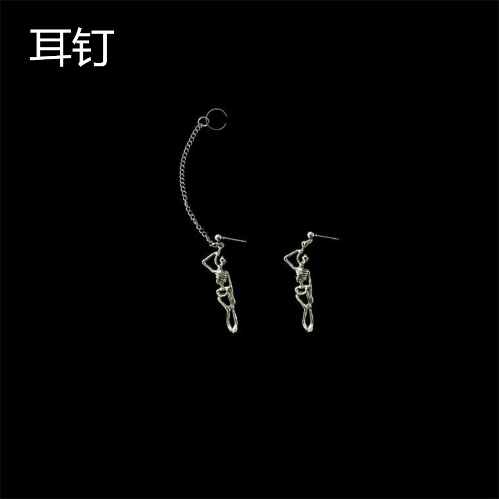 Hoa tai kim loại hình đầu lâu cá tính dành cho nữ