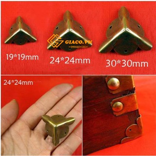Bịt góc giả cổ C065 - KT 30*30mm(10 cái)