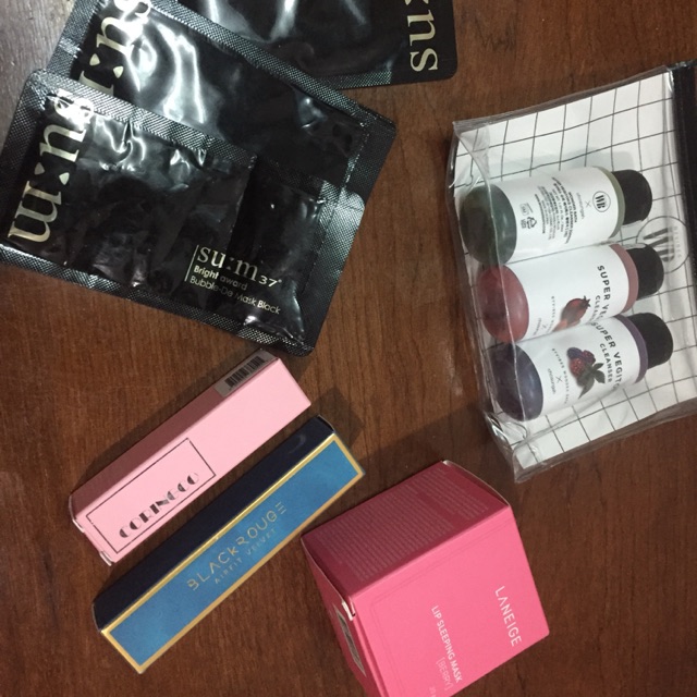 Combo ủ môi laneige - Hàn Quốc