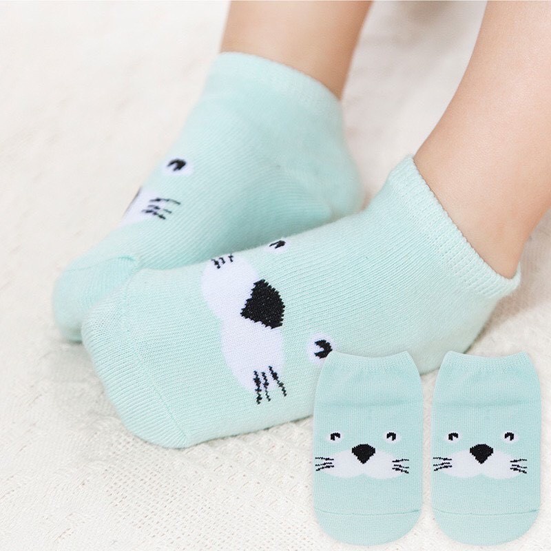 Tất  KIDS cổ ngắn cho bé chất liệu tốt rất mềm mại có khả năng giữ ấm và thấm hút mồ hôi nhanh chóng