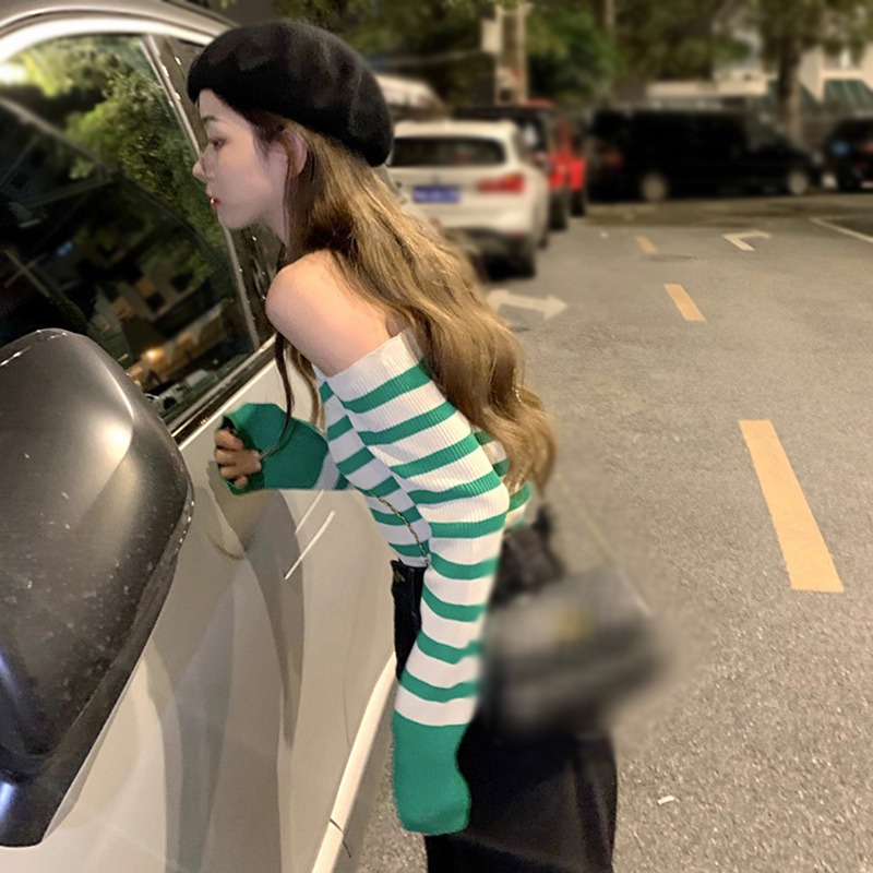 Áo Thun Dệt Kim Tay Dài Hở Vai Kẻ Sọc Màu Tương Phản Thời Trang Hàn Quốc Cho Nữ