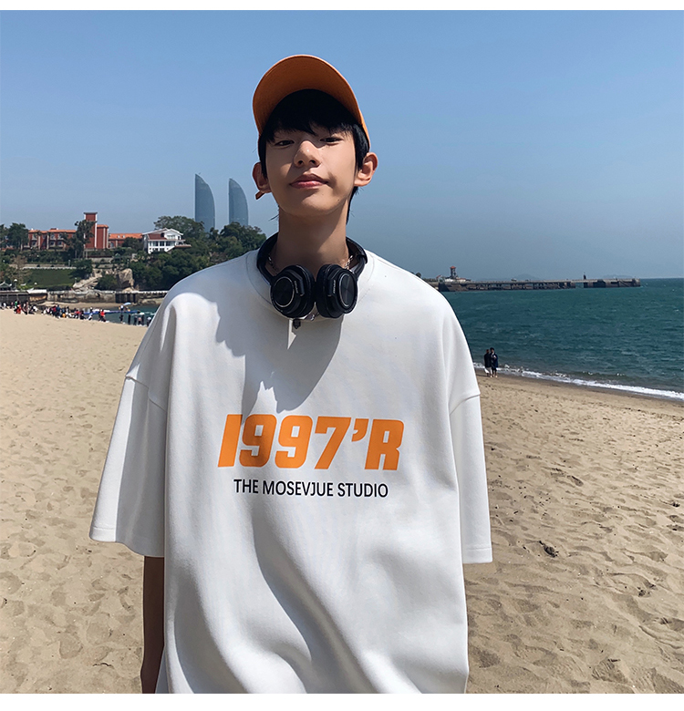 【4 Colors】M-5XL Oversized Tshirt Couple Shirts Korean Tops Harajuku Short-sleeved T-shirt Men's Summer Trend Five-sleeve Fashion Brand Ins Hong Kong Style Loose and Simple Half-sleeved Shirt