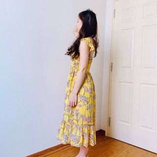 Váy maxi vàng đi biển