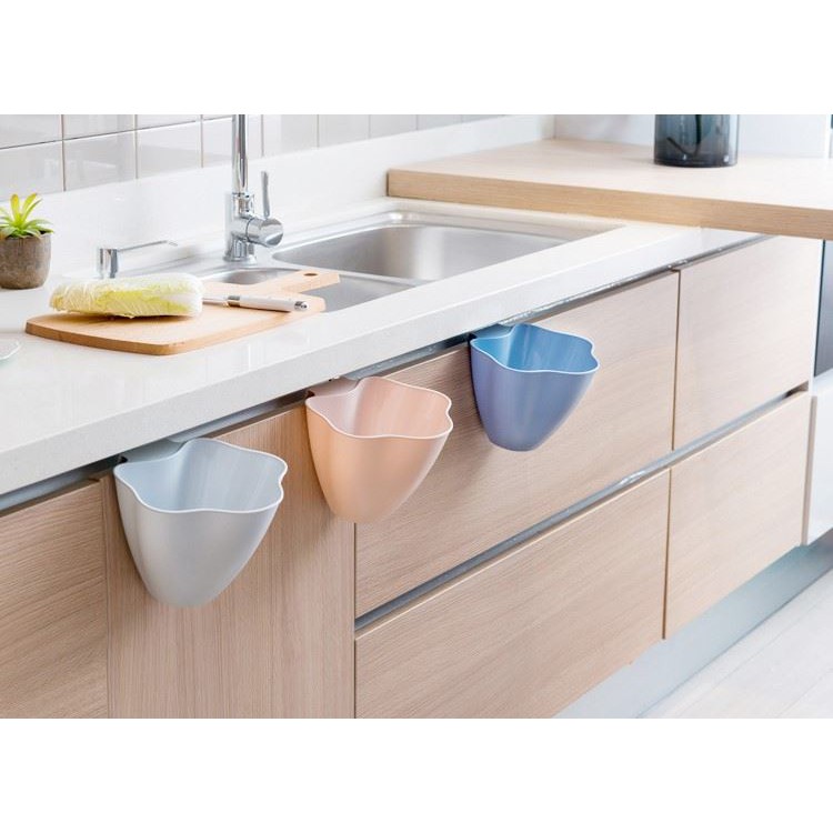 Sọt rác treo tủ