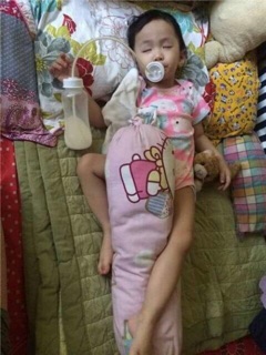Bình sữa rảnh tay lil jumbl