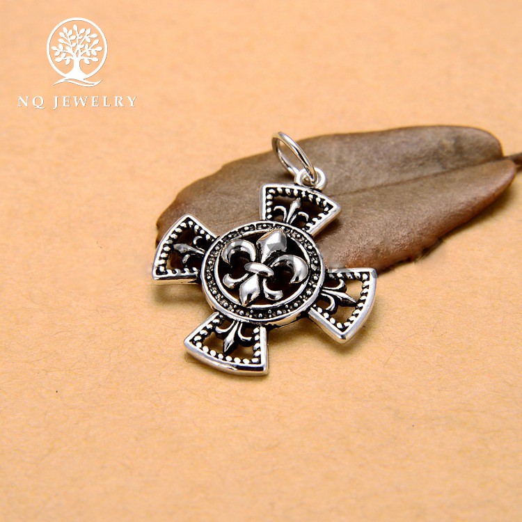 Charm treo chữ thập họa tiết cách điệu - NQ Jewelry
