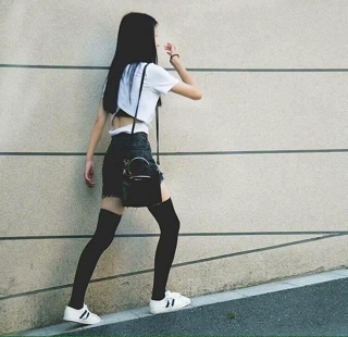 Tất đùi nữ sinh