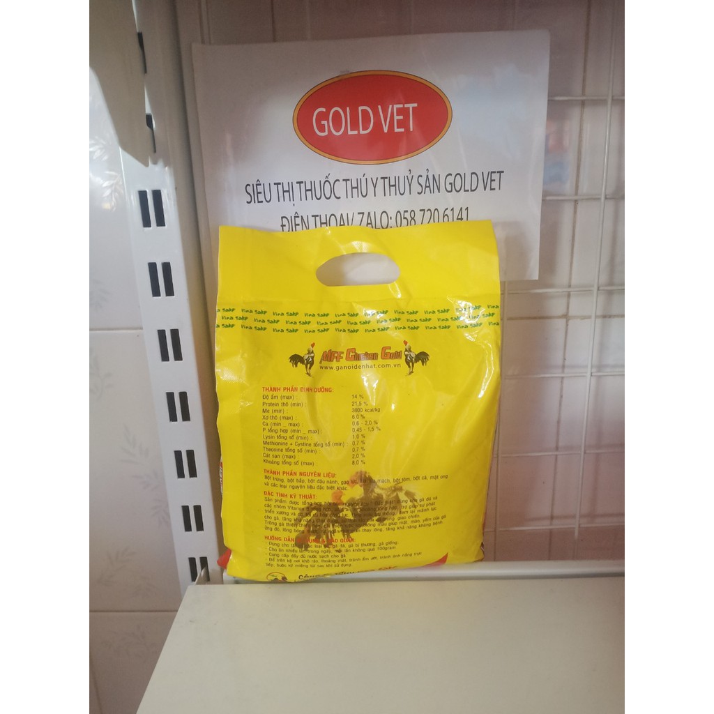 [Giá rẻ] Vina Sake màu đỏ [ 1 gói x 1 kg]  cám cho gà đá