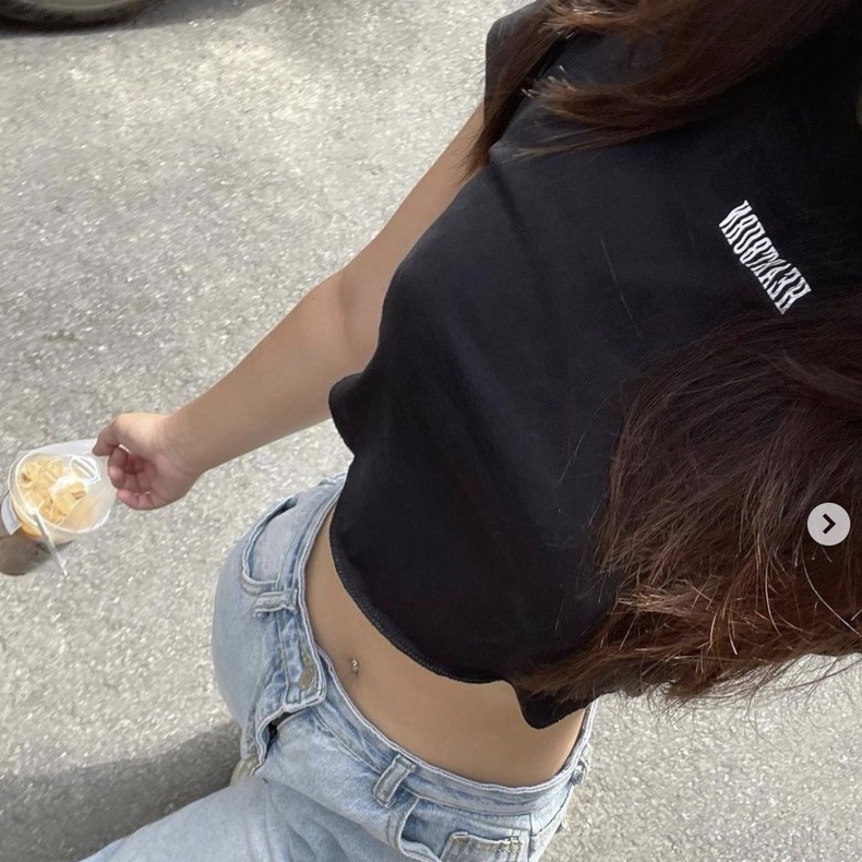 Áo crop lai vòm HeartBurn đen