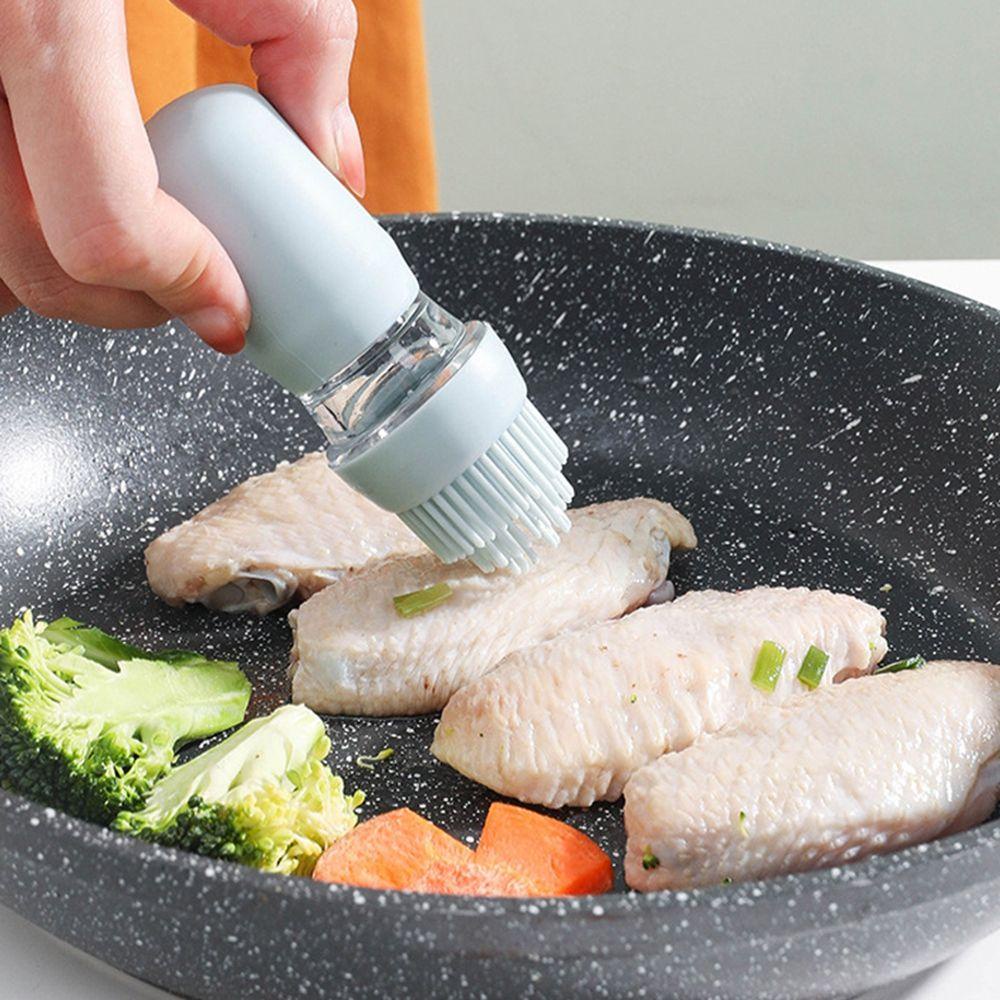 Bình Đựng Dầu Ăn Kèm Cọ Phết Tiện Dụng Cho Nhà Bếp